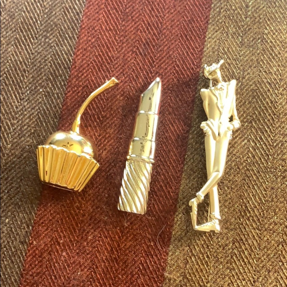 Lot of 3 brooches